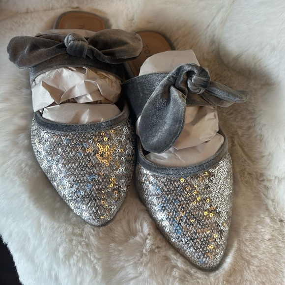 Torrid  Sequins & Velvet bow pointed flats Sz-7.5W.  C - Picture 9 of 11